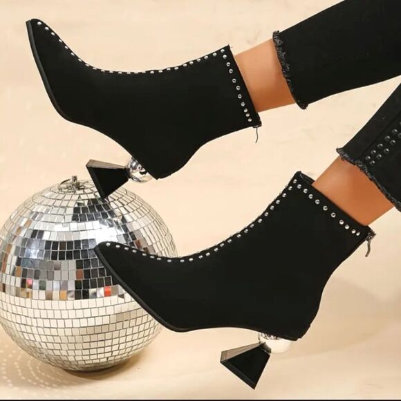 Ladies detailed heel boots sz 8 - Picture 1 of 6